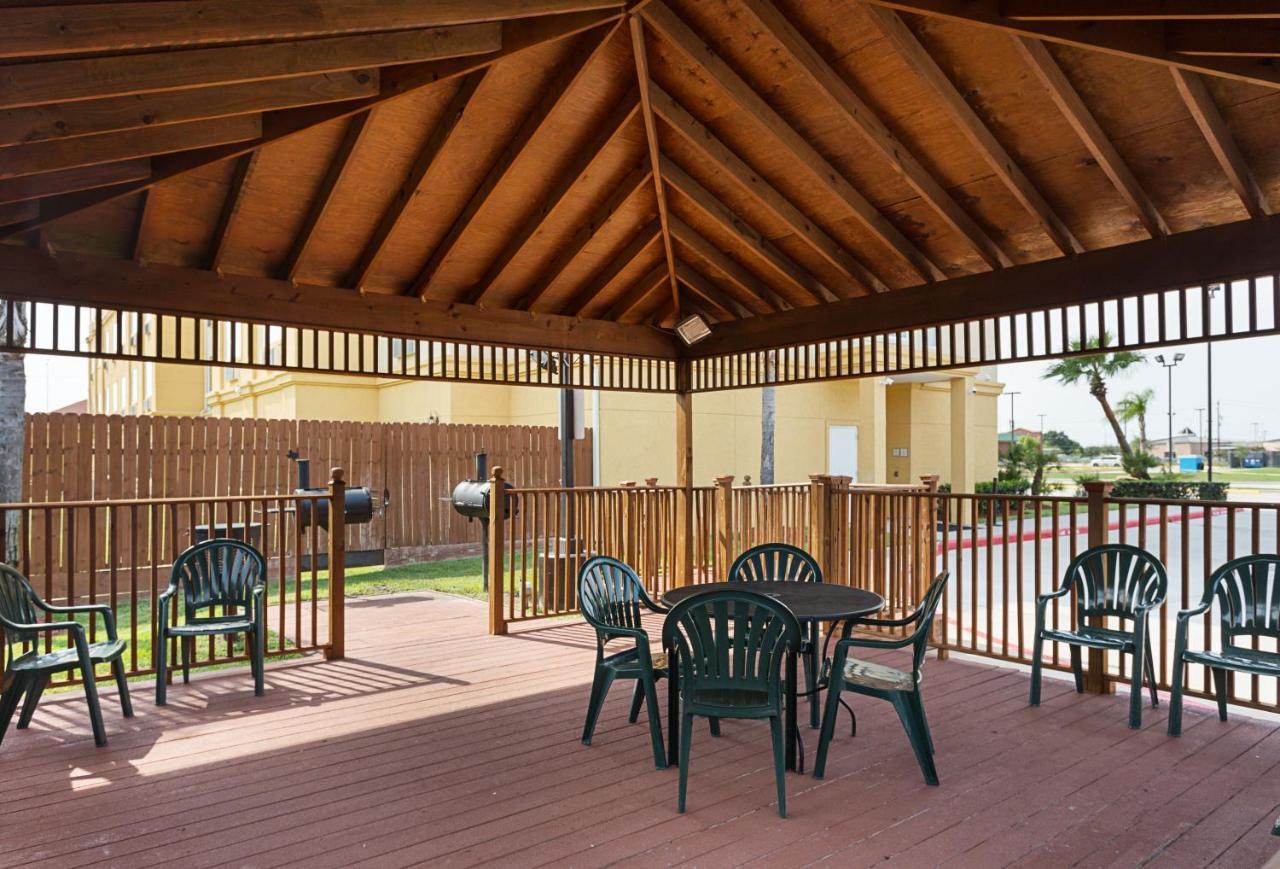 La Quinta By Wyndham Houston Channelview Cloverleaf Exterior foto